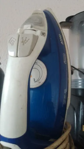 Ferro elétrico a vapor top arno perfeito semi novo 