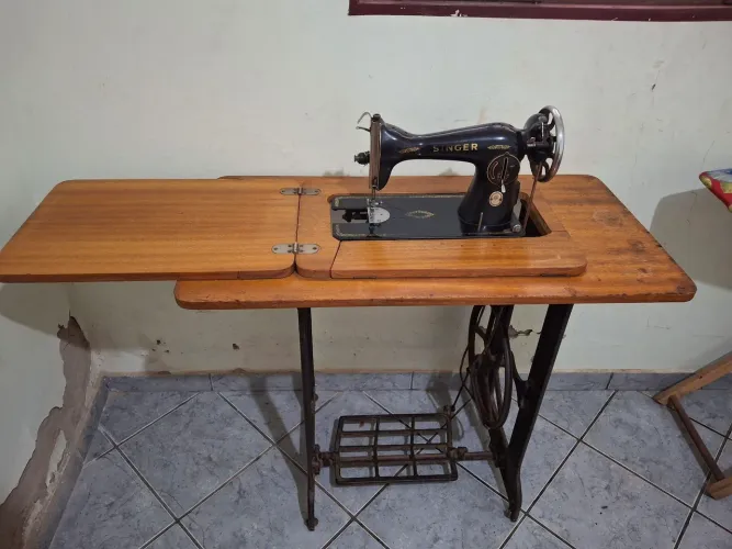 Máquina de Costurar Mecânica