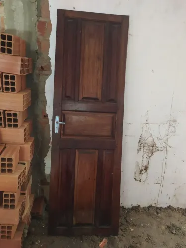 Porta maciça de madeira de lei!!!