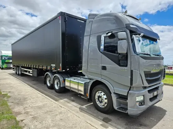 Iveco Hiway 440 6x2 Ano 17 Teto Alto Automático + Sider Facchini 0km Ano 26 30plt sem pneu