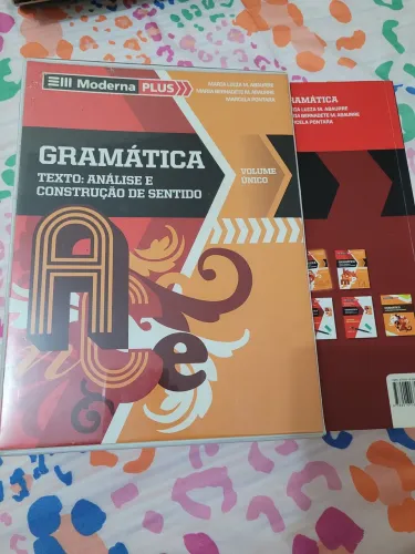 Coleção de Gramática Moderna Plus