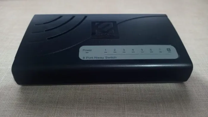Switch Rede 8 Portas Encore 100mbps Enh908-nwy Seminovo (Usado)