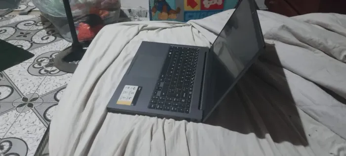 Notebook sansung, 1 ano e meio de uso 4gb ram