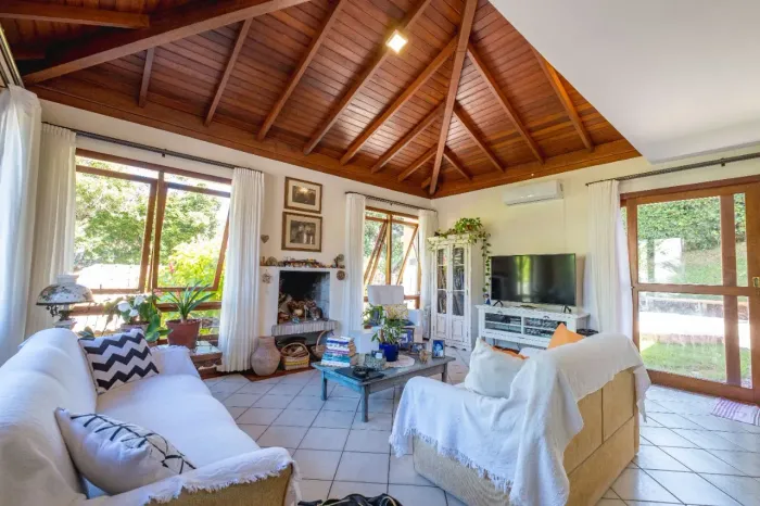 Casa em Condomínio à venda no Porto da Lagoa de 640,38m2, 4 Dormitórios ,4 Vagas de Garage