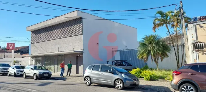 Ponto comercial para venda e locação com 600m²- No bairro Santana