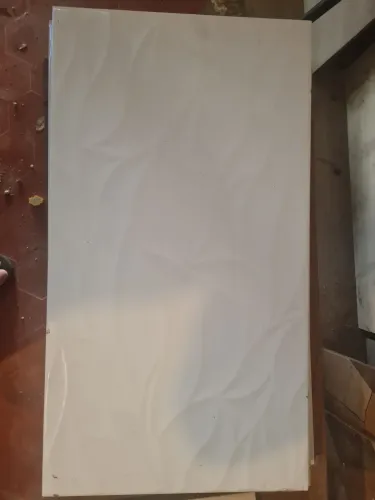 Piso branco 60cm x 33cm