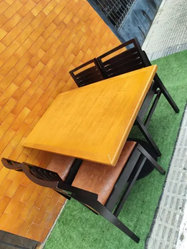 Mesa bar e restaurante Franco&Bachot 