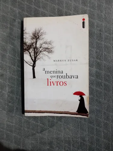 Livro Markus Zusak - A Menina que Roubava Livros