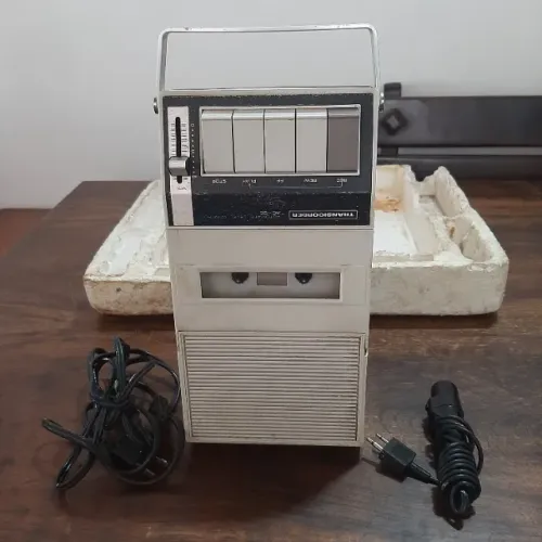 Gravador e Toca Fitas Antigo 