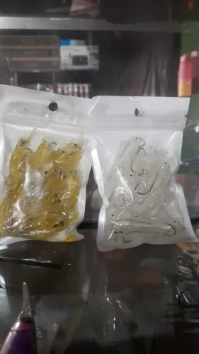 Iscas artificiais para pesca camaraozinho com anzol KIT com 3 unidade