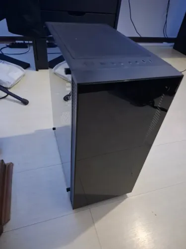 Gabinete Gamer Mid Tower Gamemax de Vidro com 3 fans RGB frontal + controladora original