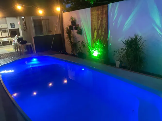 Casa festa com piscina DISPONÍVEL PARA HOJE 24/25