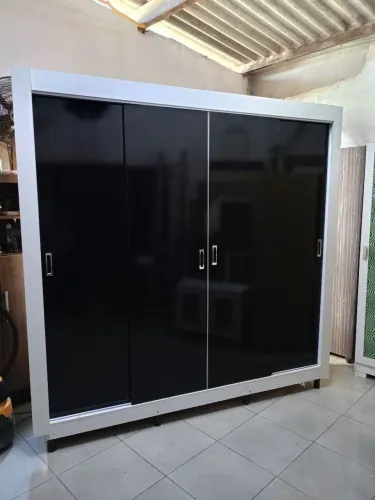 Guarda roupa gigante usado ENTREGO E MONTO 