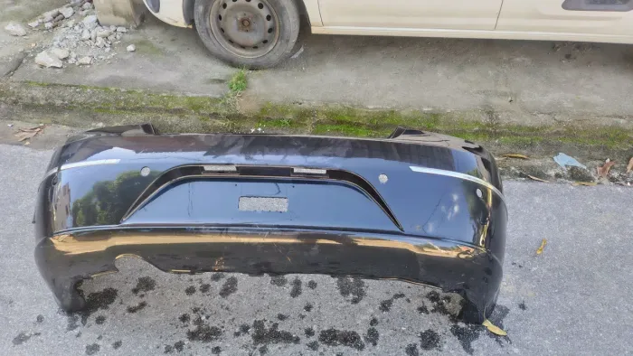 Para choque traseiro Fiat Linea 2009 a 2013 original c detalhe