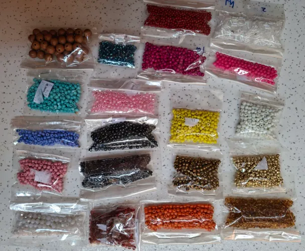 Vendo 20 pacotes de acessórios para artesanato.por R$:35,00