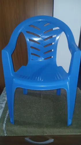 Cadeira infantil de plástico