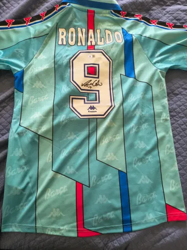 Camisa Autografada Ronaldo Fenômeno com comprovante de autenticidade