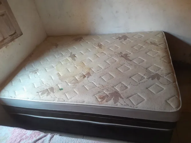 Vendo esta cama de casal