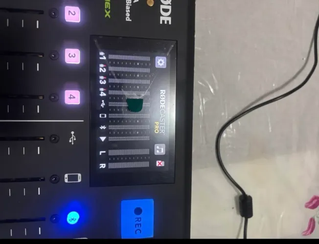 Mesa digital RODE CAST NOVA