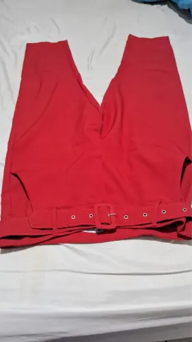 Calça vermelha Clout, tamanho GG
