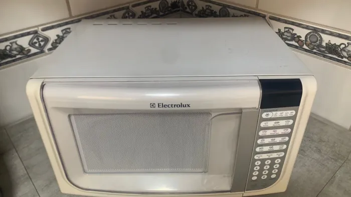 Microondas Electrolux 30L