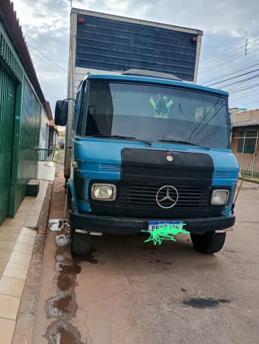 Vendo caminhão Mercedez bens 608D a toda prova