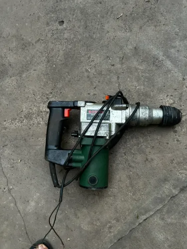 martelete rompedor Bosch, modelo HD-250.