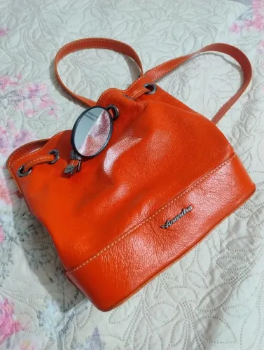 Bolsa Anandra em Couro Legítimo - Laranja (Modelo Saco/Bucket)