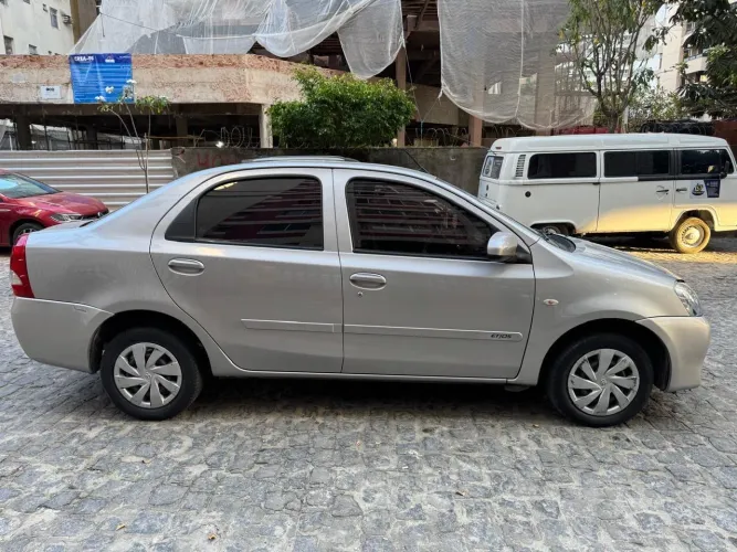 Toyota Etios X Sedan 1.5 Flex 16V 4P Mec. 2017
