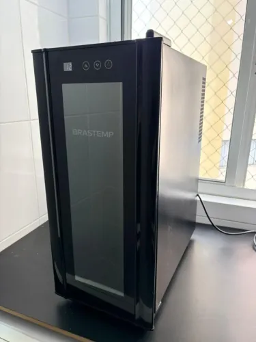 Adega Brastemp 12 Garrafas com Painel Touch
