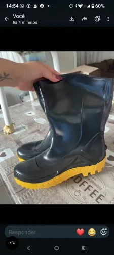 Vendo bota 35 nova nunca foi usada