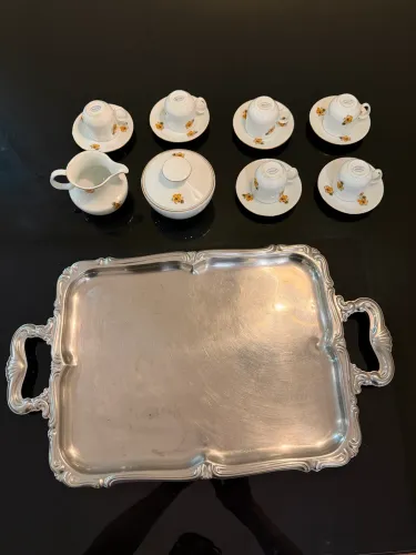 KIT BANDEJA DE INOX E KIT LOUCAS PORCELANA RENNER