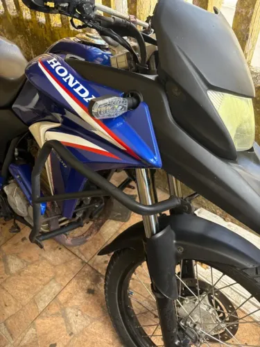 Moto modelo limitado, Xre 300, revisada. pegar e usar. imperdível. *77 zap