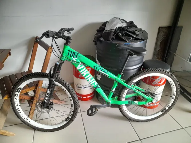Viking quase nova - Tuff25 Limão a Mais top