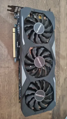 Placa de Video RTX 2080 Gigabyte  triple fans