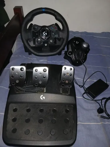 Vendo simulador logitec g923 com câmbio