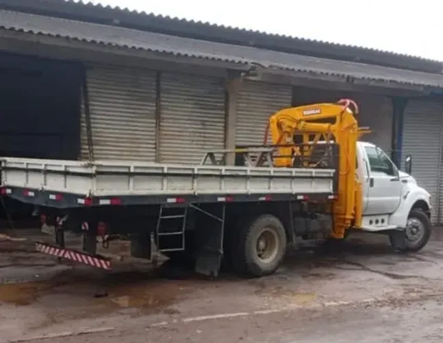 Caminhão Munck extra 