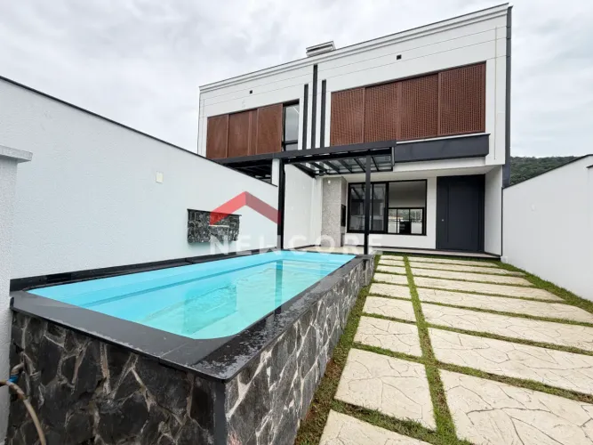 Casa em Rua Santa Alice - São Francisco de Assis - Camboriú/SC