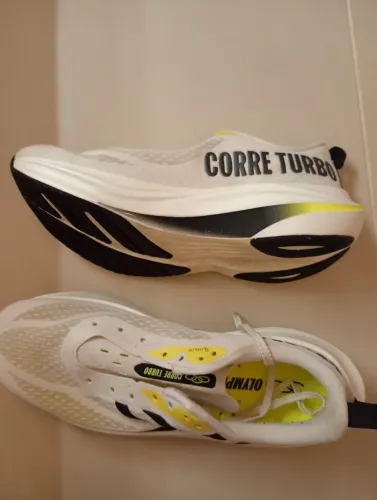 Tênis corre turbo