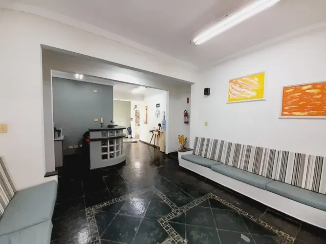 CASA NO CENTRO DE INDAIATUBA À VENDA COM 5 QUARTOS SENDO 2 SUÍTES, 1 BANHEIRO, 1 LAVABO E