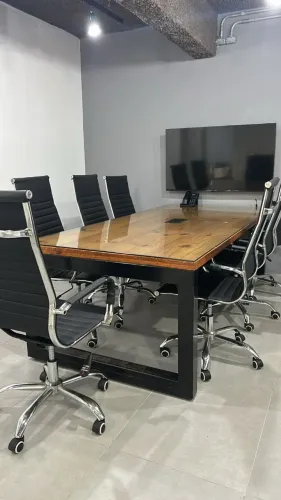 Mesa Executiva de Reunião 2,39 m em Madeira, Vidro e Aço com Caixa de Tomadas