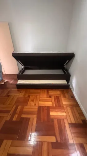 Cama box baú solteiro com cama auxiliar. 
