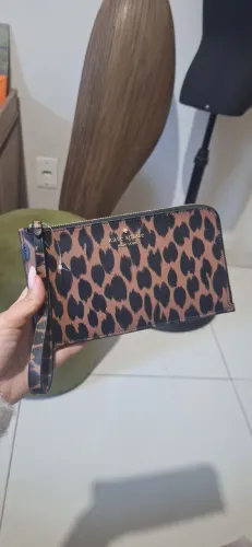 carteira kate spade oncinha