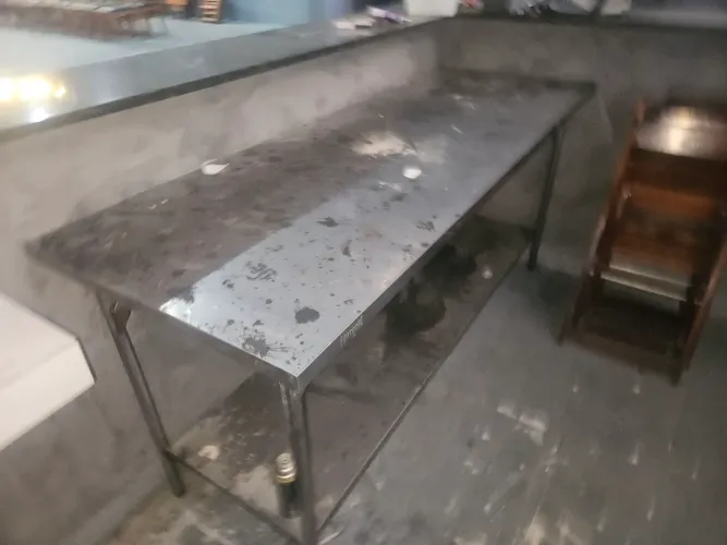 Mesa em inox para restaurante 1.80x60