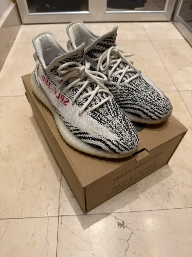 Yeezy 350 boost V2 zebra 