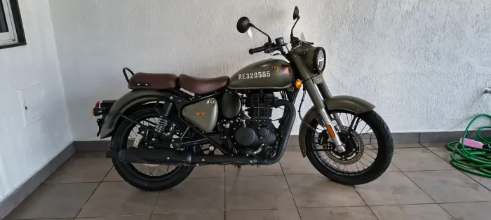 Royal enfild classic 350 verde militar