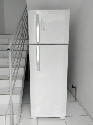 Geladeira frosfre Eletrolux muito conservada