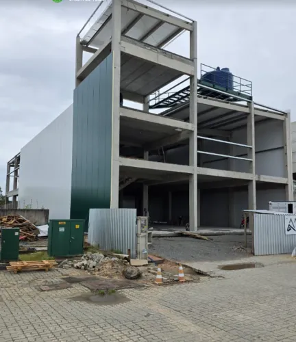 FECHAMENTO COM PAINEIS EM PIR