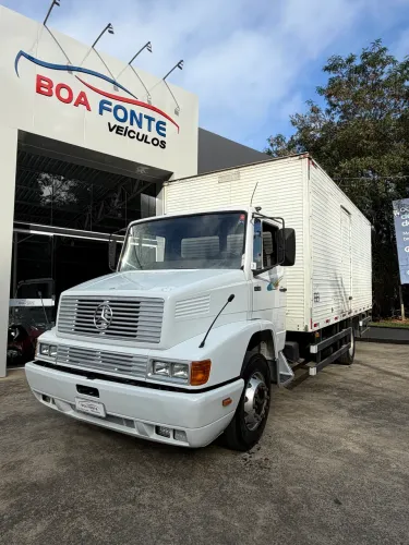 M.benz / 1218 Toco Baú