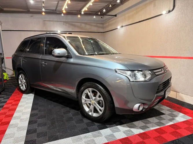 Mitsubishi Outlander 2.0 16V 160cv Aut. 2014